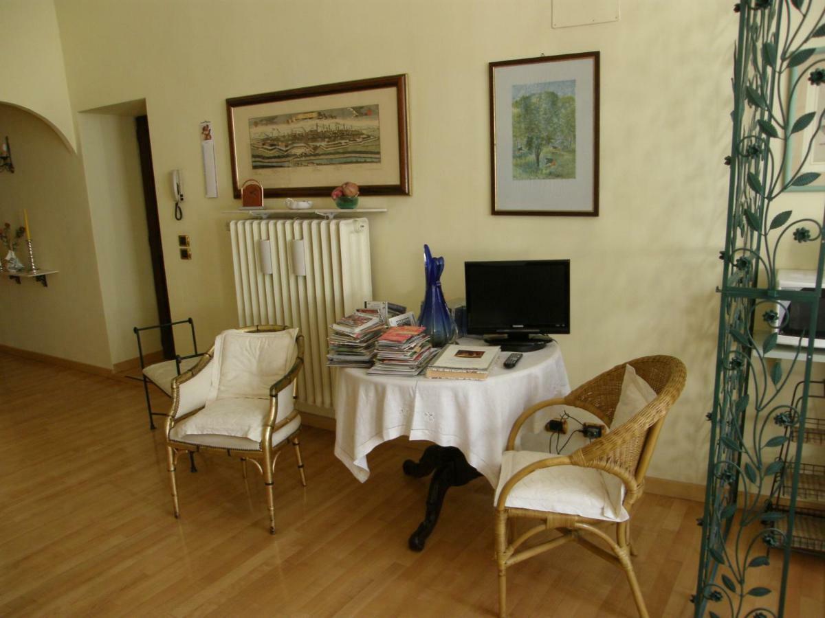 Residenza Al Fillungo Apartment ลุคคา ภายนอก รูปภาพ